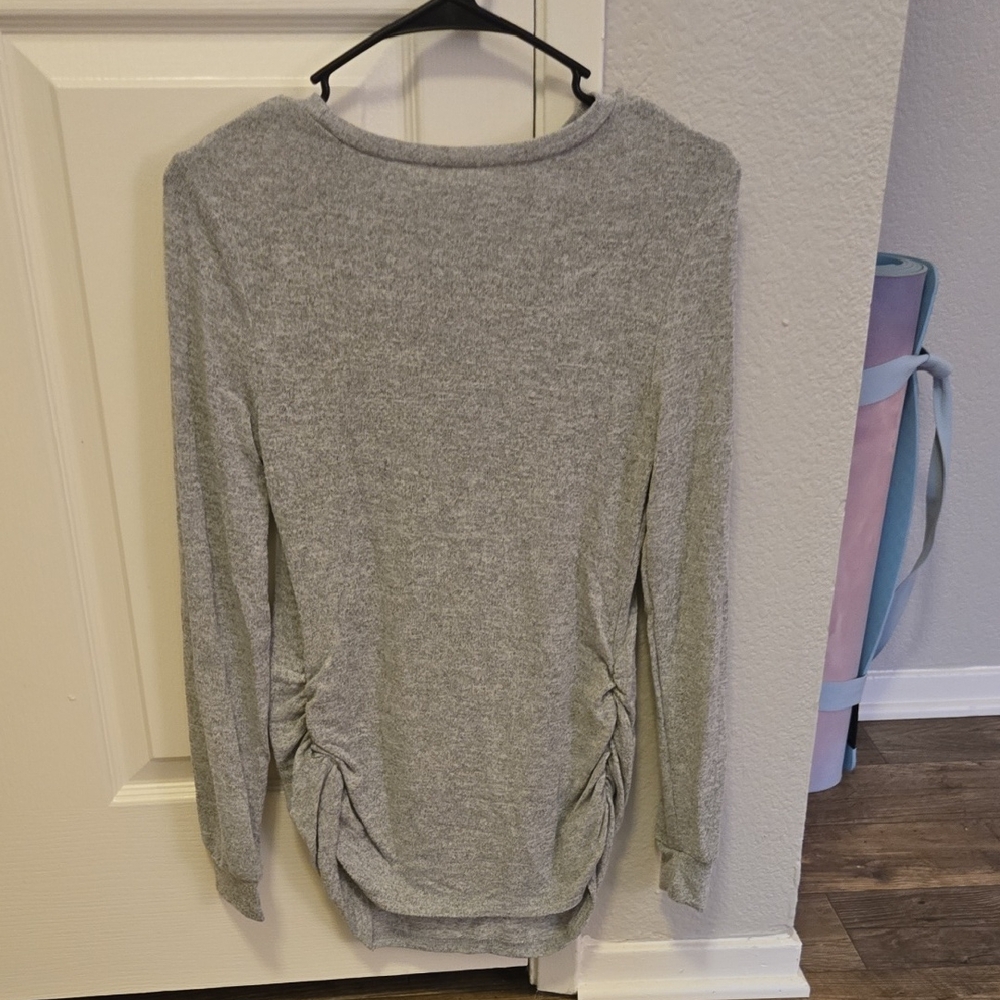 Women's Gray Long Sleeve Top